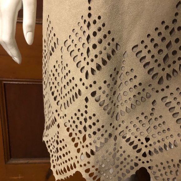 Sweet ultra suede sheath dress - Picture 2 of 4